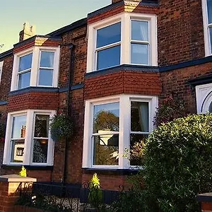 Hotel Devonia, Chester